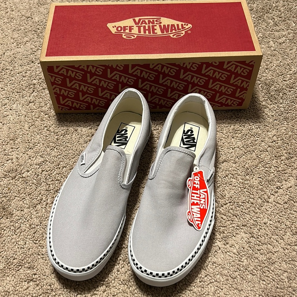 NEW IN BOX Vans Classic Slip ons